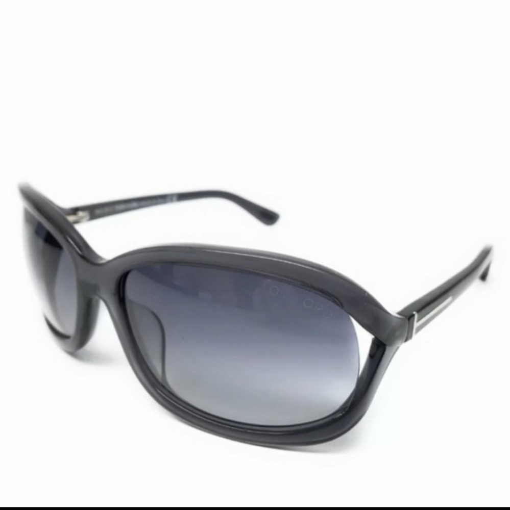 Tom Ford  Vivienne Sunglasses - never worn- Black